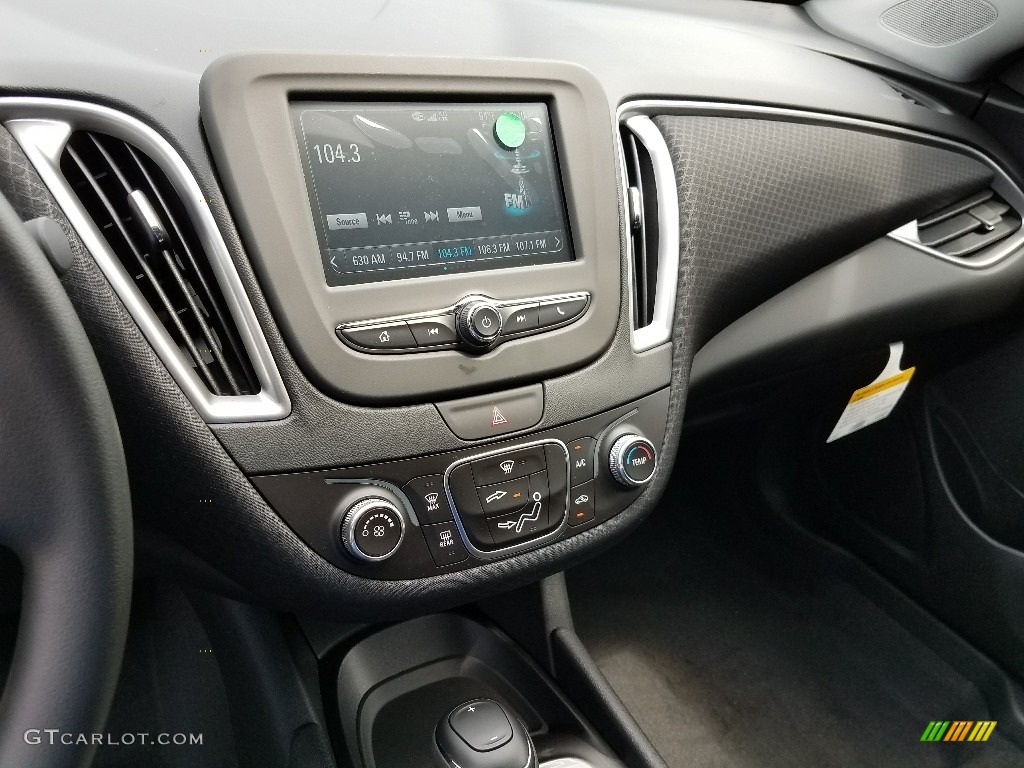 2018 Chevrolet Malibu LS Controls Photos