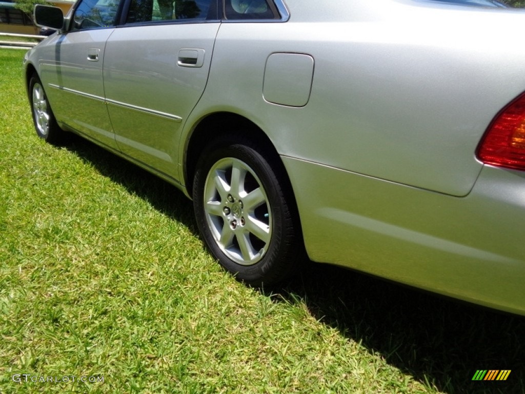 2001 Avalon XLS - Lunar Mist Metallic / Stone photo #25