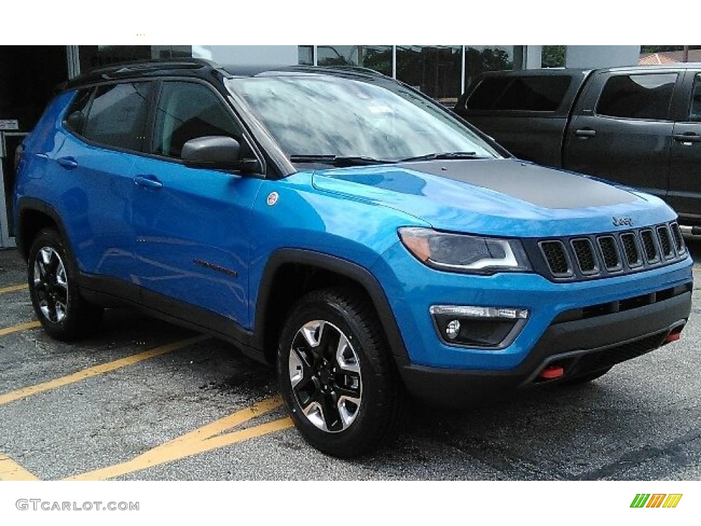 2017 Compass Trailhawk 4x4 - Laser Blue Pearl / Black/Ruby Red photo #2