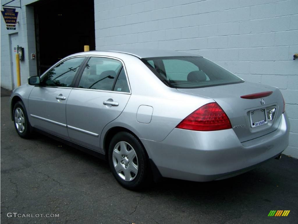 2006 Accord LX Sedan - Alabaster Silver Metallic / Gray photo #5