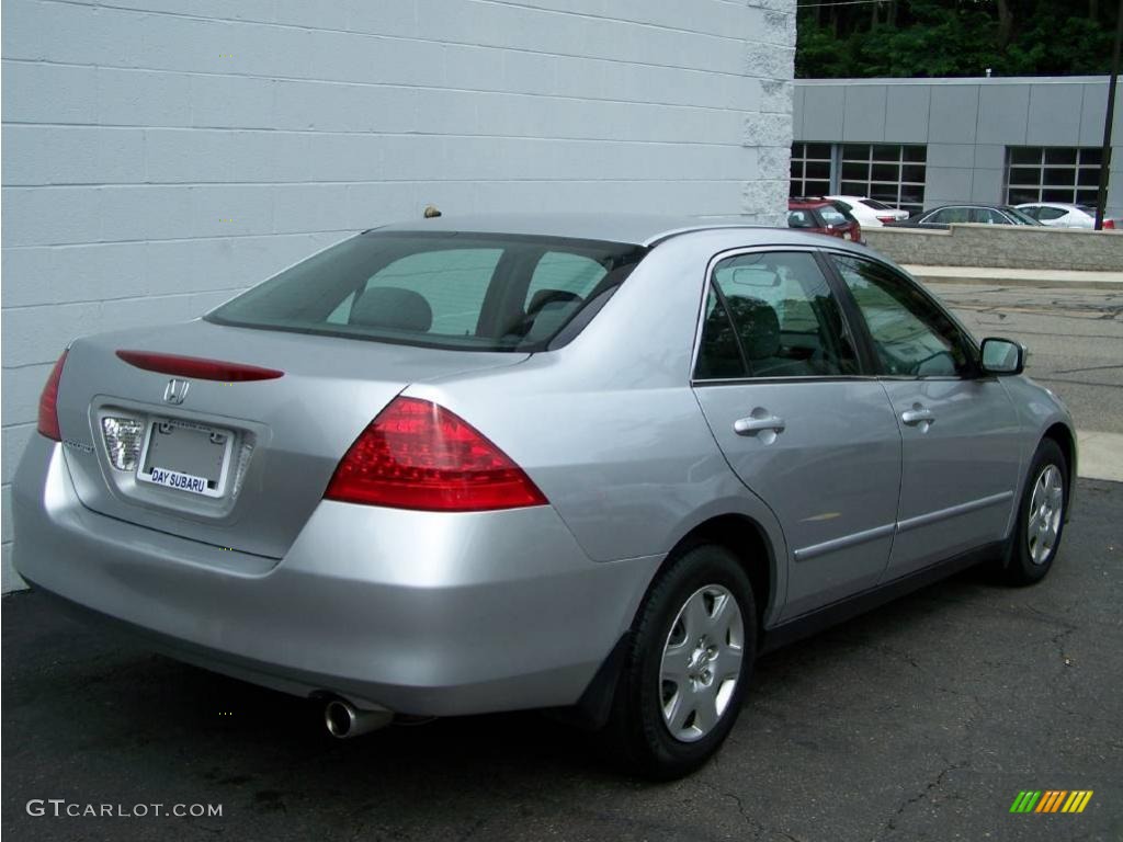 2006 Accord LX Sedan - Alabaster Silver Metallic / Gray photo #7
