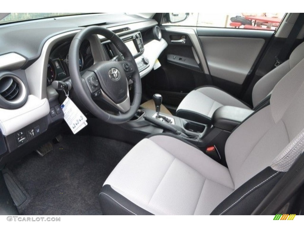 2017 RAV4 XLE - Magnetic Gray Metallic / Ash photo #5