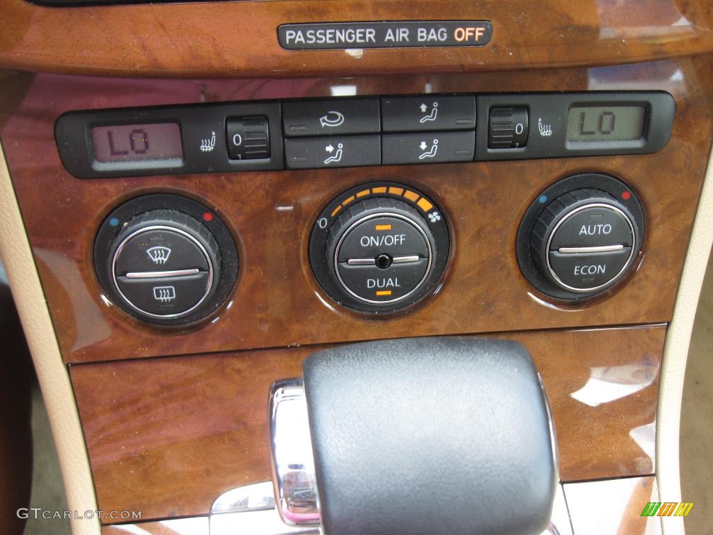 2006 Passat 3.6 Sedan - Deep Black / Pure Beige photo #40