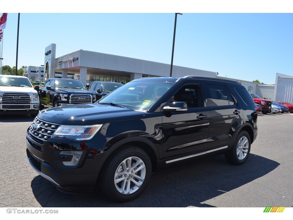 2017 Explorer XLT - Shadow Black / Ebony Black photo #3