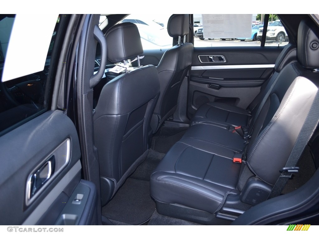 2017 Explorer XLT - Shadow Black / Ebony Black photo #8