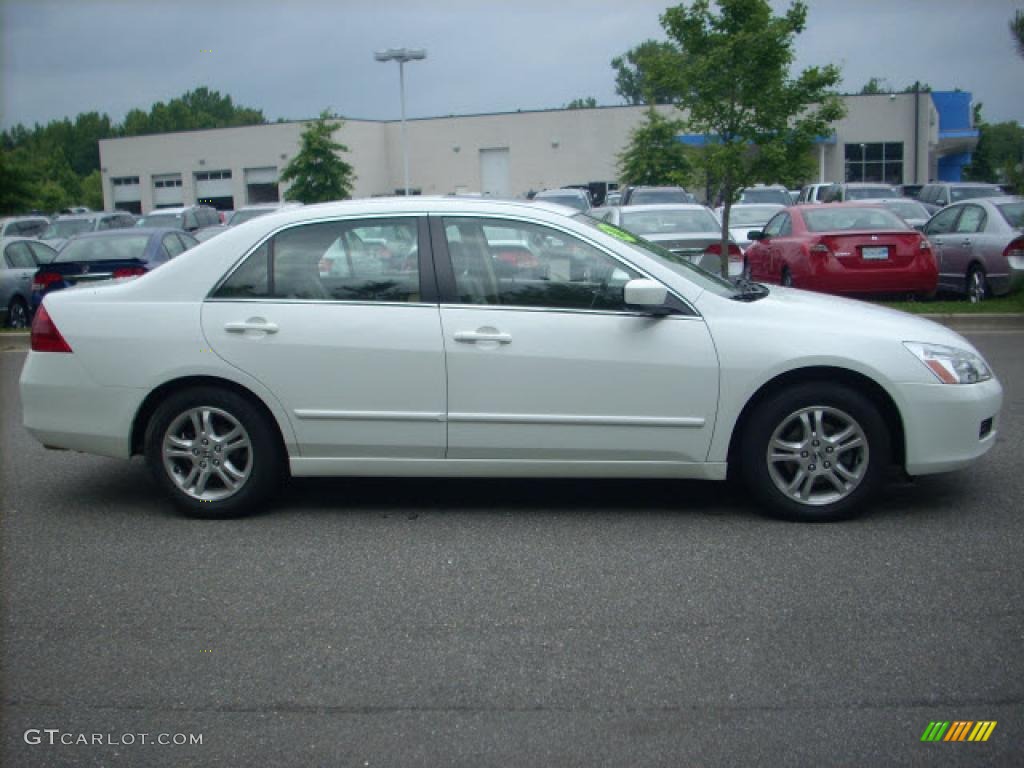 2006 Accord EX-L Sedan - Taffeta White / Ivory photo #2