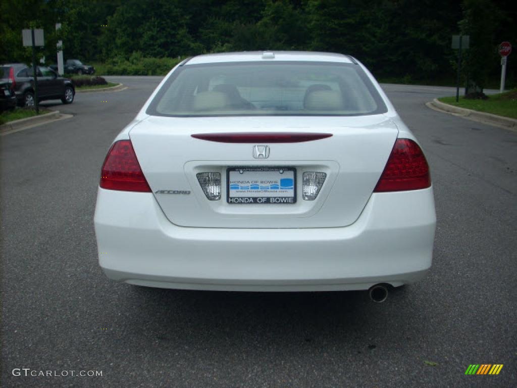 2006 Accord EX-L Sedan - Taffeta White / Ivory photo #4