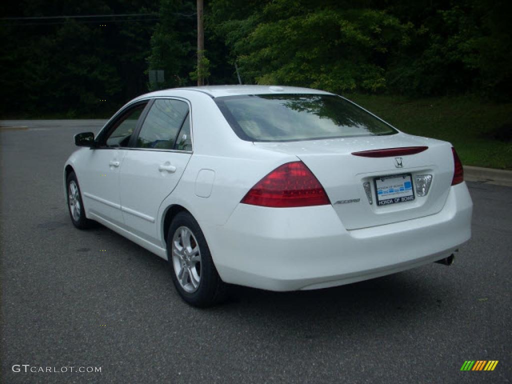 2006 Accord EX-L Sedan - Taffeta White / Ivory photo #5