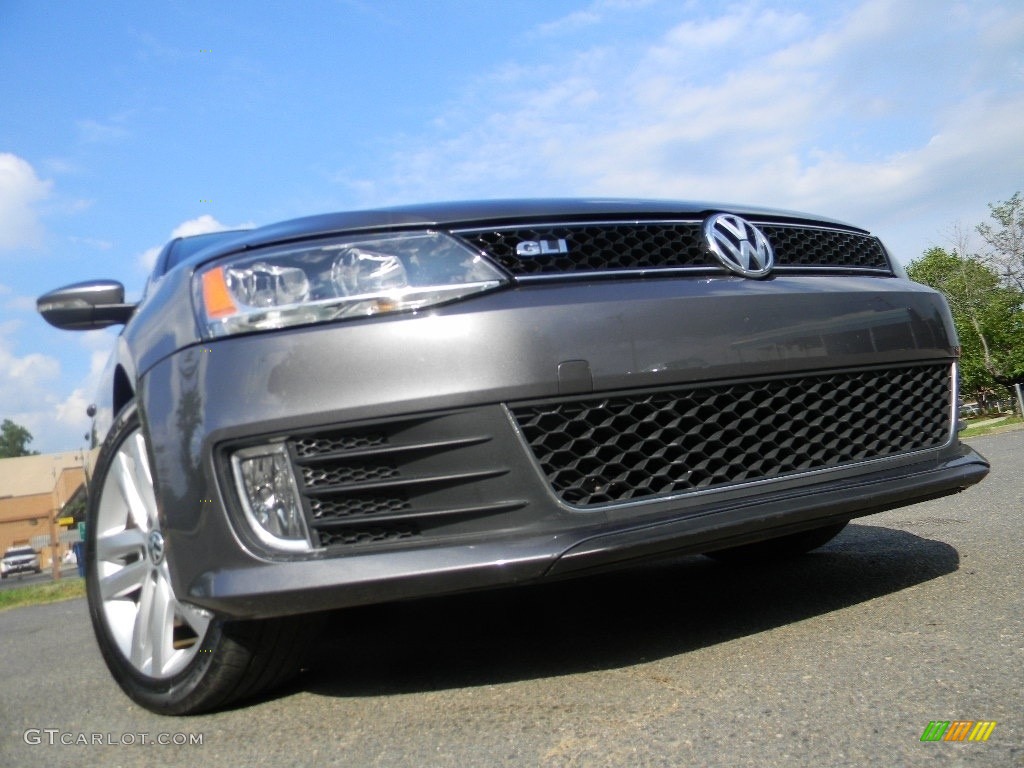 Platinum Gray Metallic Volkswagen Jetta