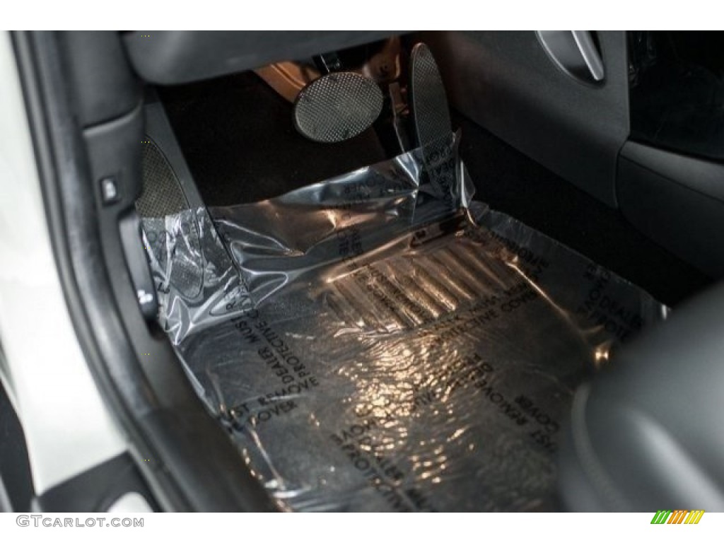 2014 Cooper Hardtop - White Silver Metallic / Carbon Black photo #17