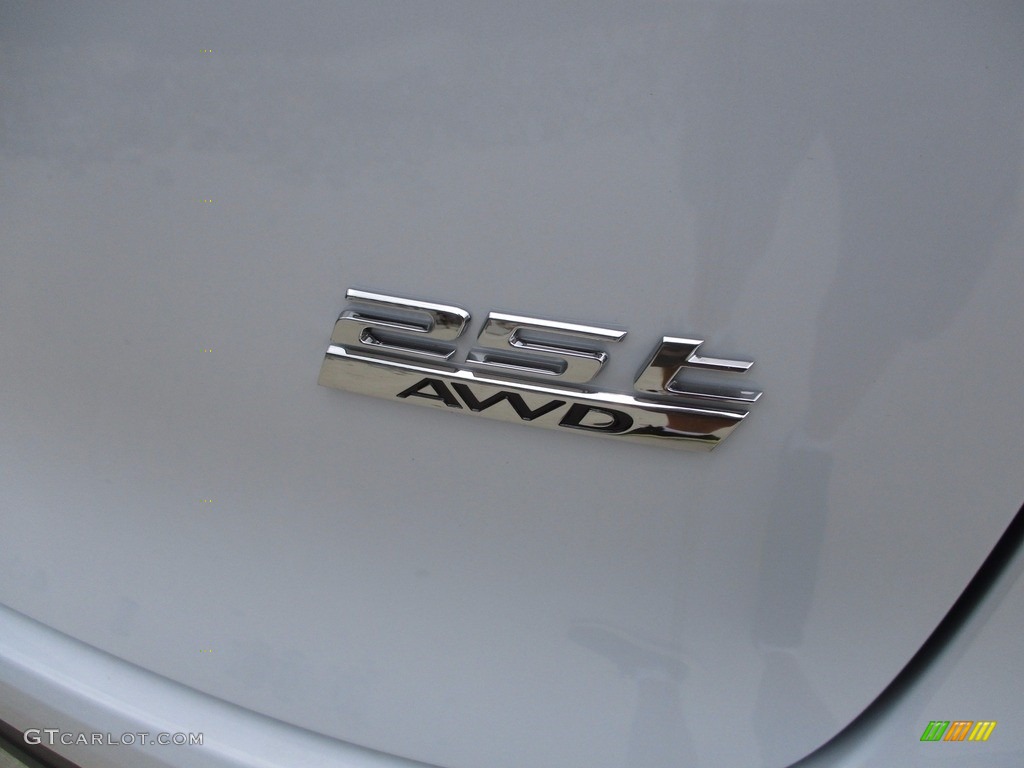 2018 F-PACE 25t AWD Premium - Yulong White Metallic / Ebony photo #4