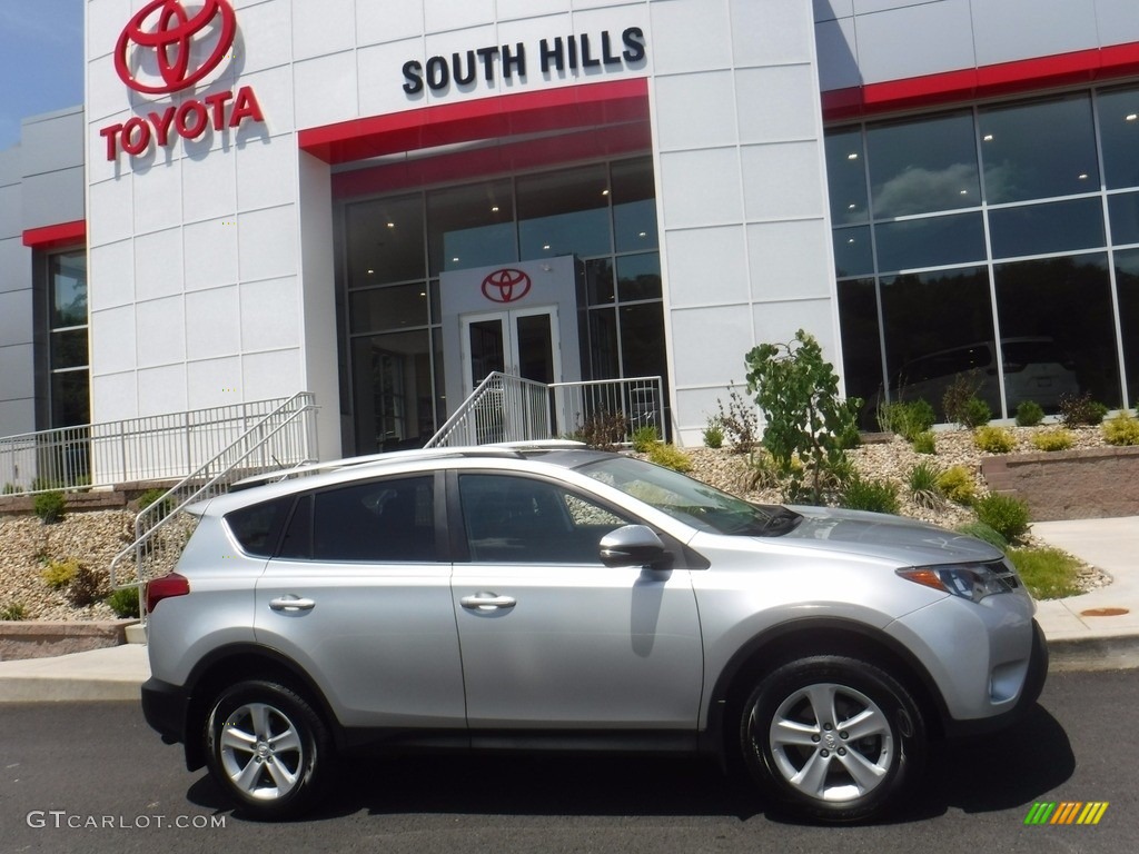 2014 RAV4 XLE AWD - Classic Silver Metallic / Black photo #2