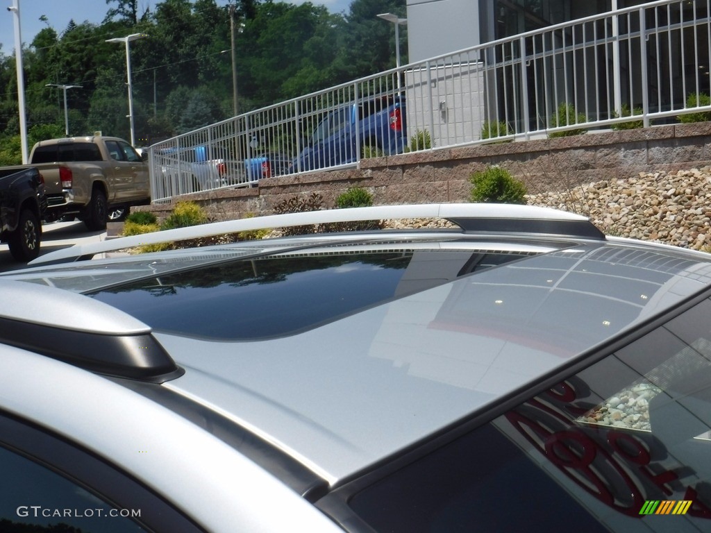 2014 RAV4 XLE AWD - Classic Silver Metallic / Black photo #3