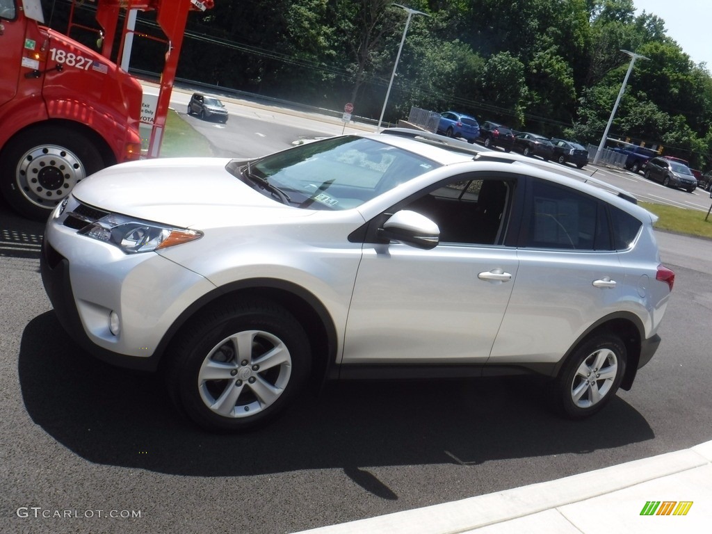 2014 RAV4 XLE AWD - Classic Silver Metallic / Black photo #6