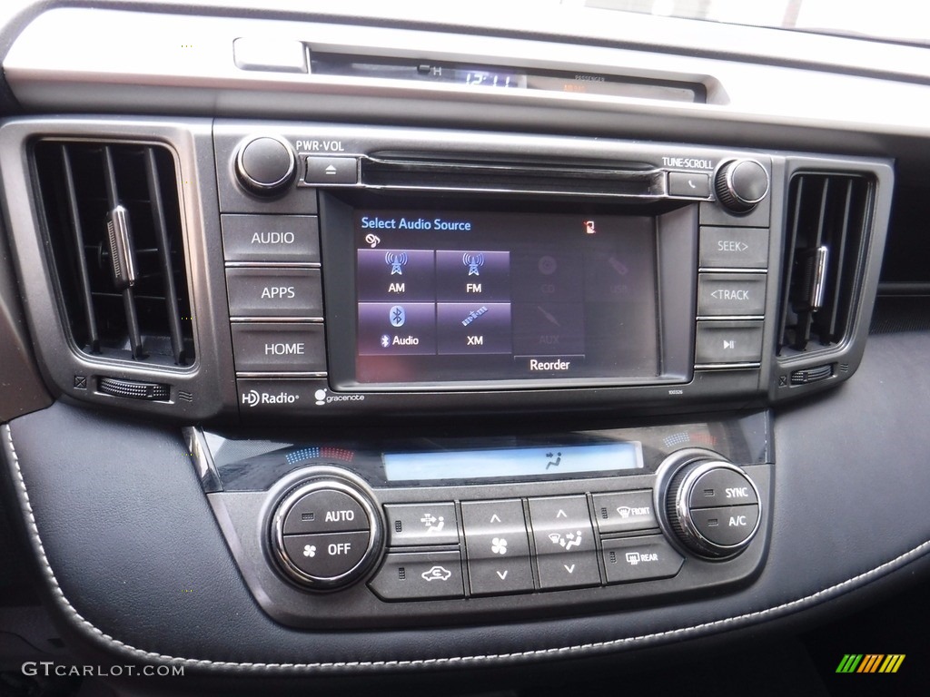 2014 RAV4 XLE AWD - Classic Silver Metallic / Black photo #17