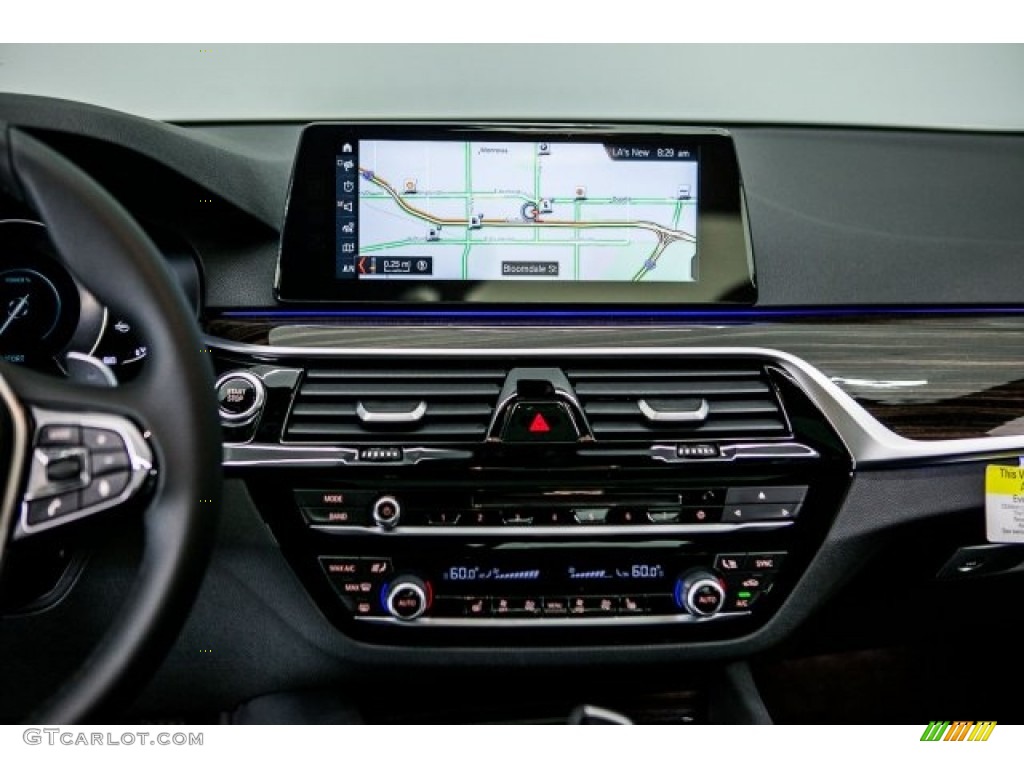2018 BMW 5 Series 530e iPerfomance Sedan Controls Photo #121491986