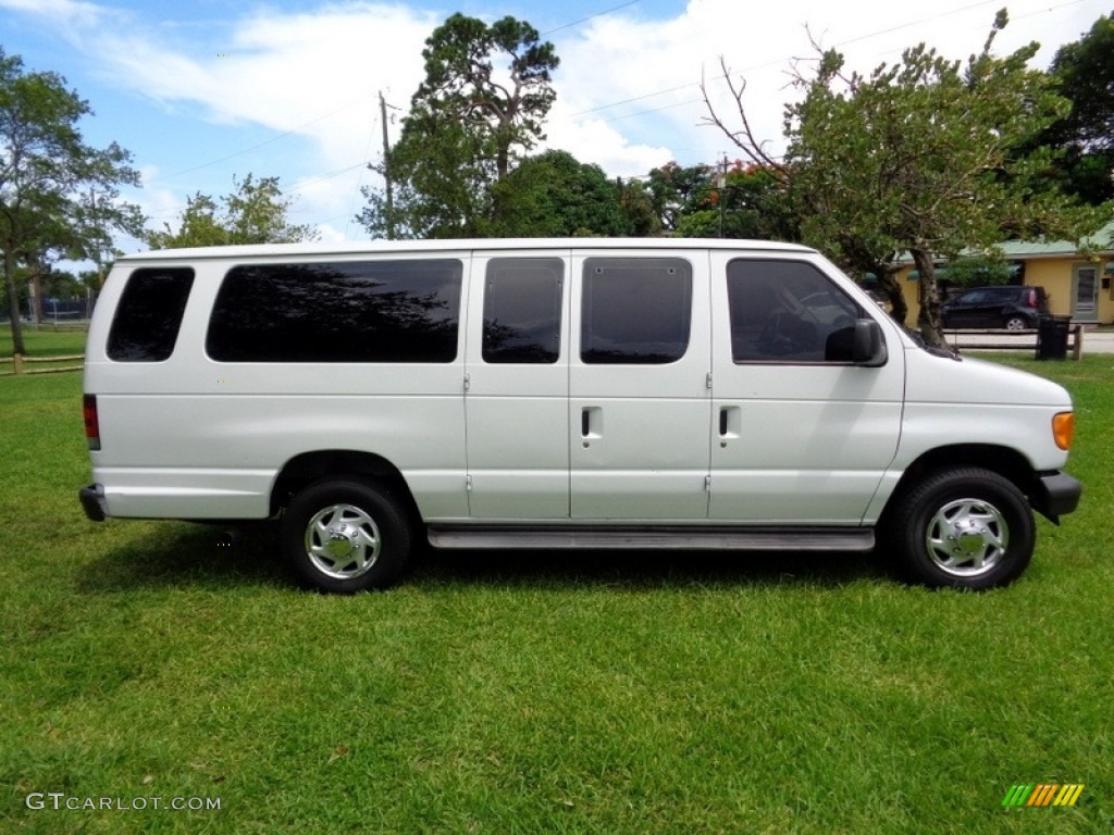 2006 E Series Van E350 XL 15 Passenger - Oxford White / Medium Flint Grey photo #11