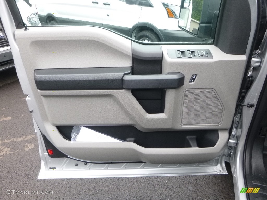 2017 F150 XL SuperCab 4x4 - Ingot Silver / Earth Gray photo #11