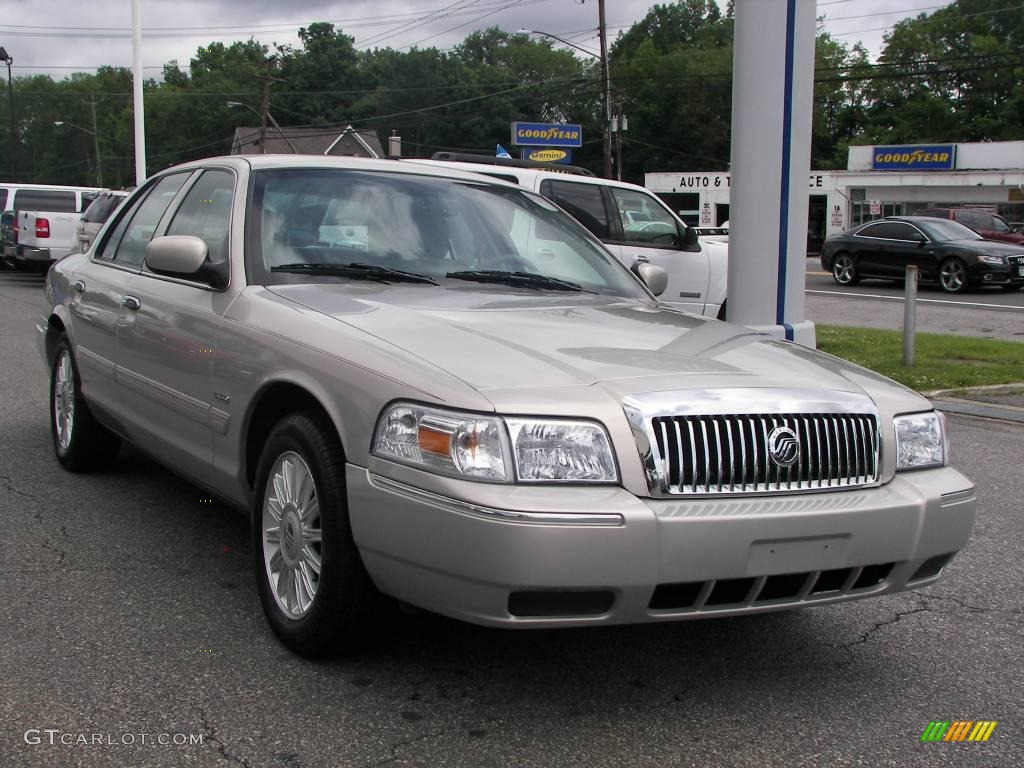 2009 Grand Marquis LS Ultimate Edition - Smokestone Metallic / Medium Light Stone photo #2