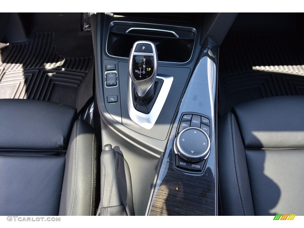 2017 3 Series 330i xDrive Sedan - Black Sapphire Metallic / Black photo #17