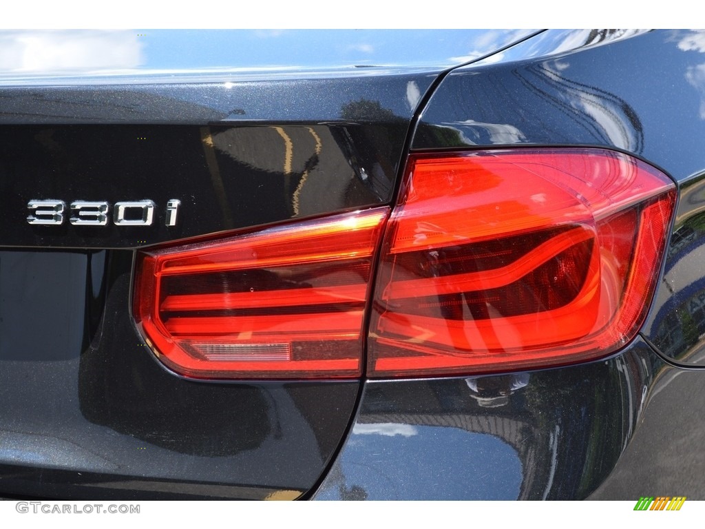 2017 3 Series 330i xDrive Sedan - Black Sapphire Metallic / Black photo #23