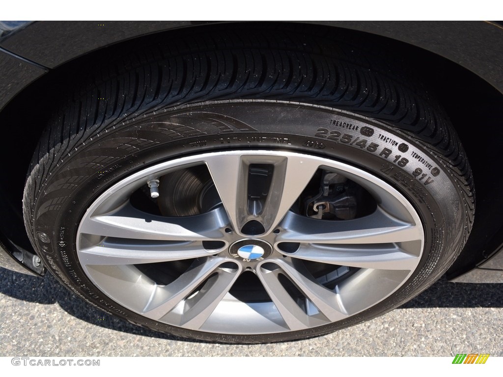 2017 3 Series 330i xDrive Sedan - Black Sapphire Metallic / Black photo #32