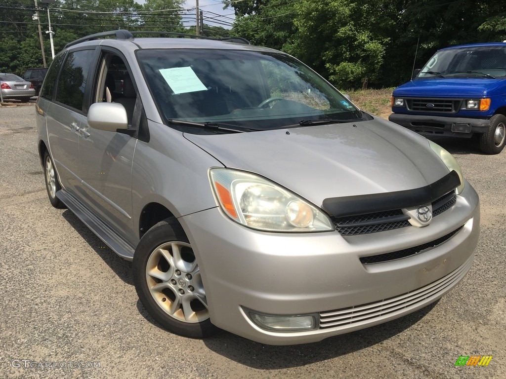 2004 Sienna XLE - Arctic Frost White Pearl / Fawn Beige photo #1