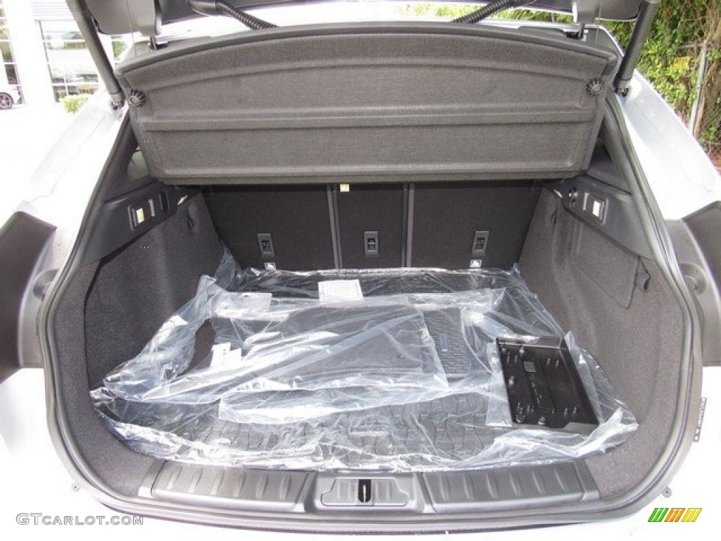 2018 Jaguar F-PACE 25t AWD R-Sport Trunk Photo #121509584