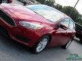 Ruby Red - Focus SE Hatch Photo No. 32