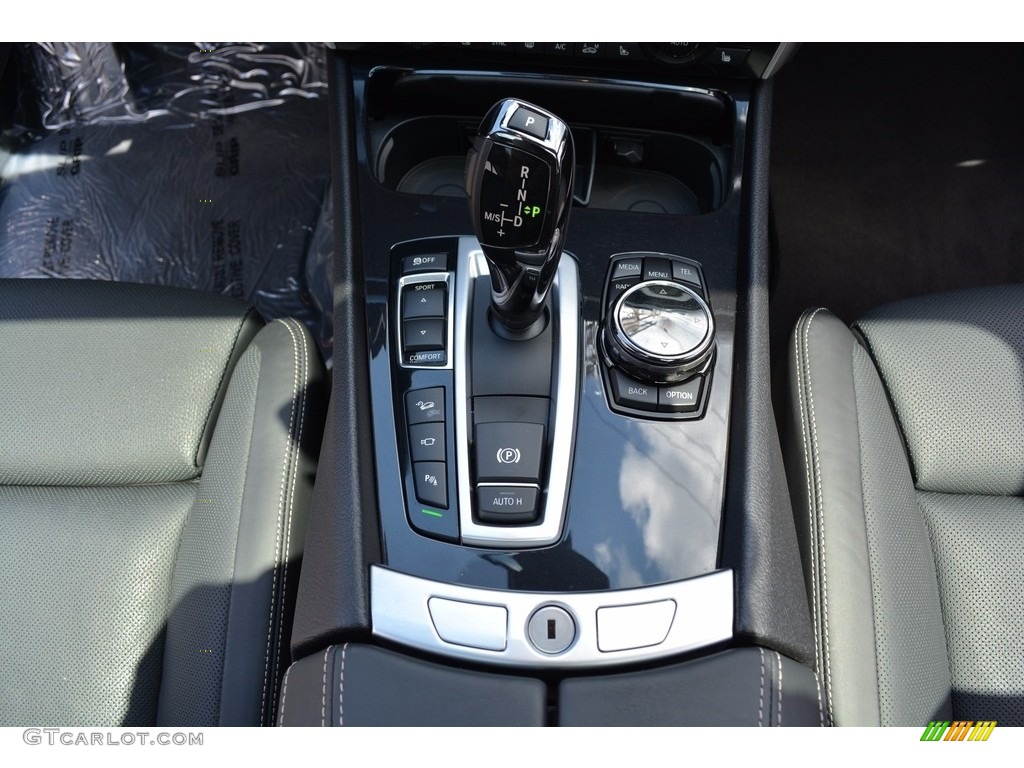 2017 BMW 5 Series 550i xDrive Gran Turismo Transmission Photos