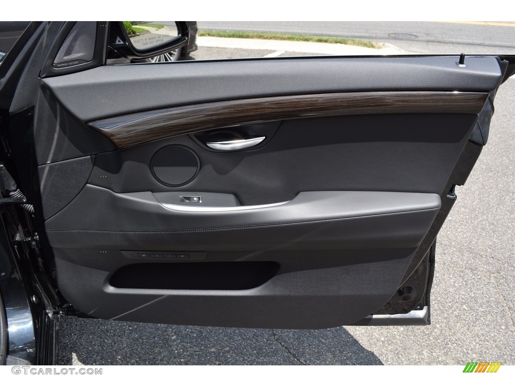 2017 BMW 5 Series 550i xDrive Gran Turismo Door Panel Photos