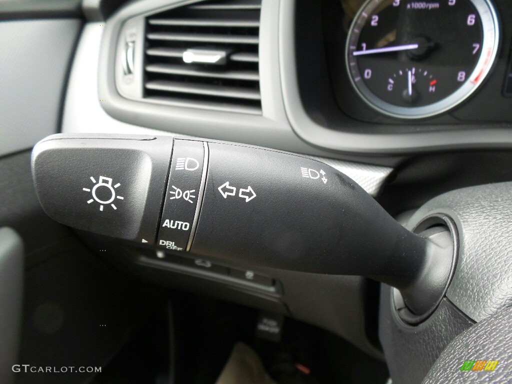 2018 Hyundai Sonata SE Controls Photo #121515857