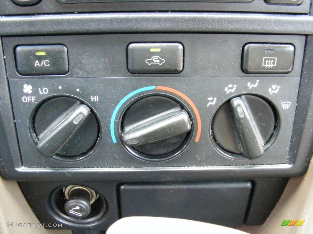 2000 Camry LE - Black / Oak photo #20
