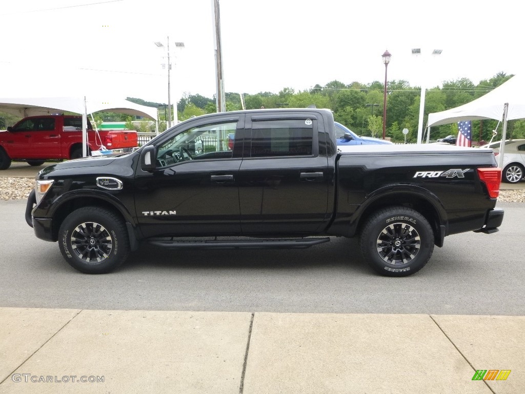 Magnetic Black 2017 Nissan Titan PRO-4X King Cab 4x4 Exterior Photo #121540884