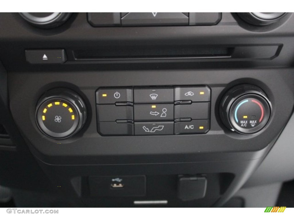 2017 F150 XL Regular Cab - Oxford White / Earth Gray photo #15