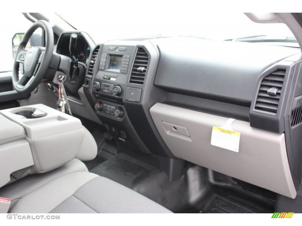 2017 F150 XL Regular Cab - Oxford White / Earth Gray photo #24