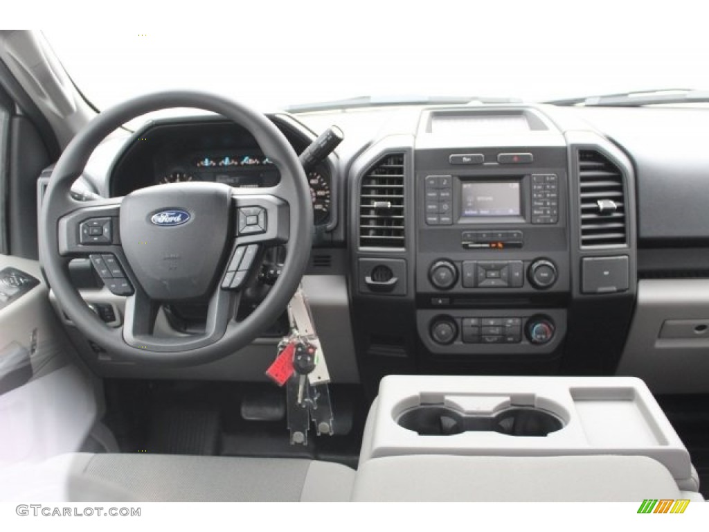 2017 F150 XL Regular Cab - Oxford White / Earth Gray photo #26