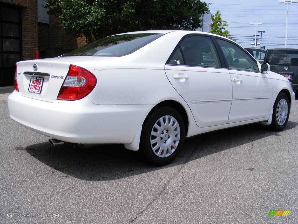 2004 Camry XLE - Super White / Taupe photo #3