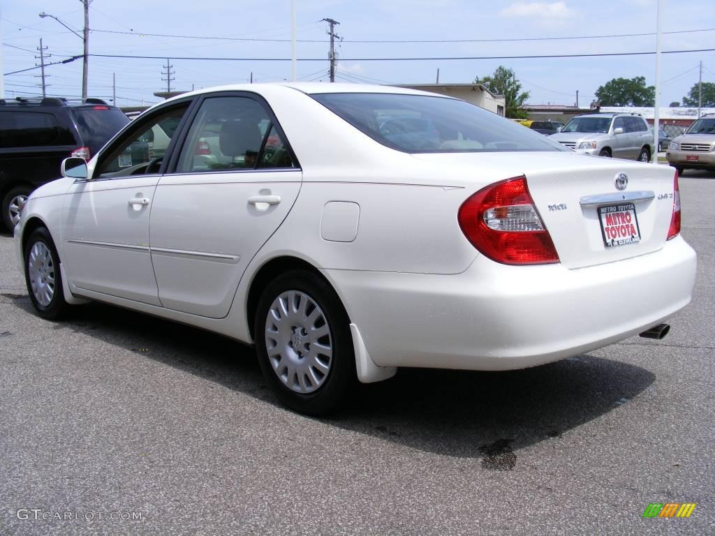 2004 Camry XLE - Super White / Taupe photo #5