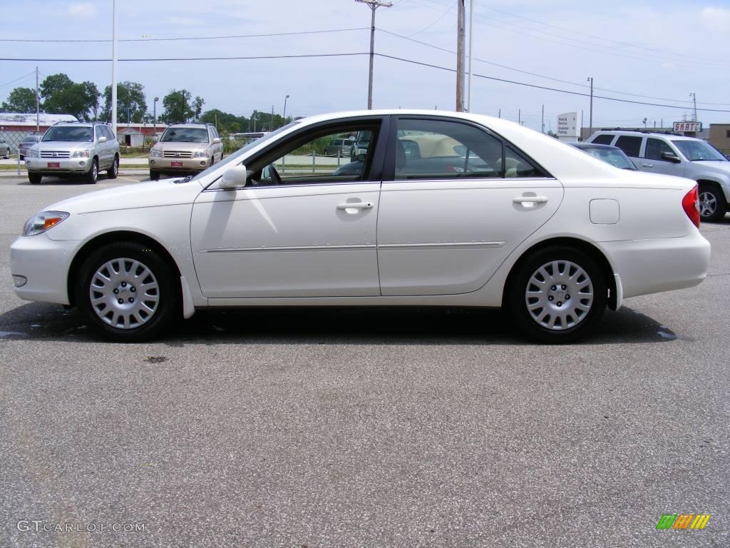 2004 Camry XLE - Super White / Taupe photo #6