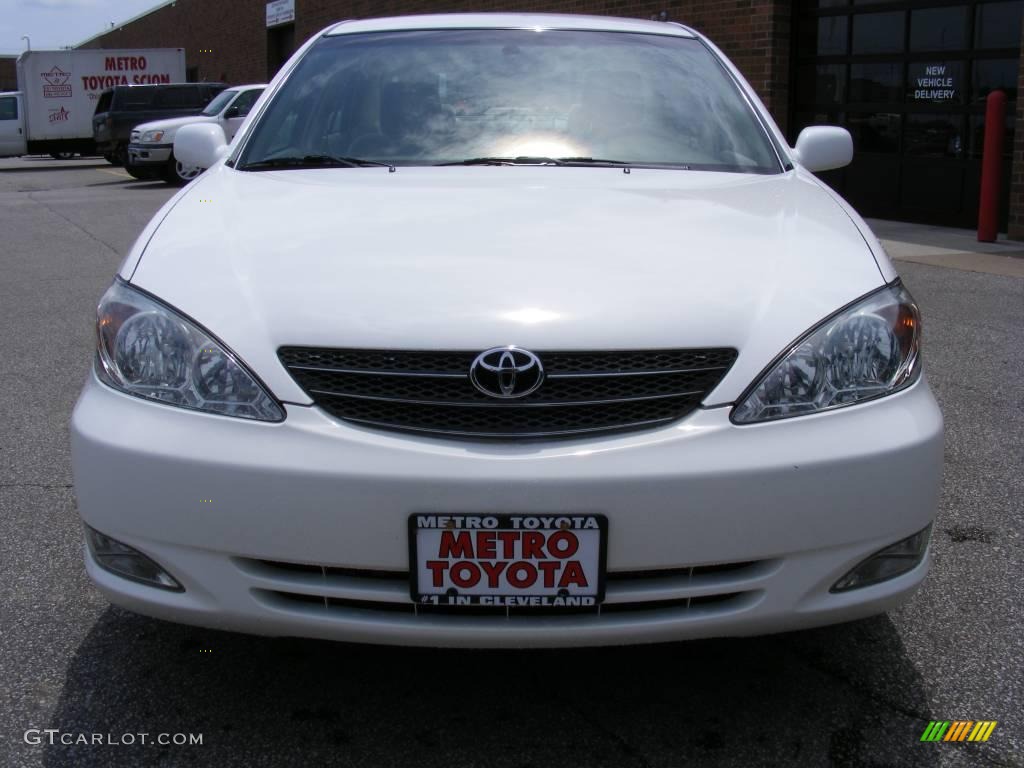 2004 Camry XLE - Super White / Taupe photo #8