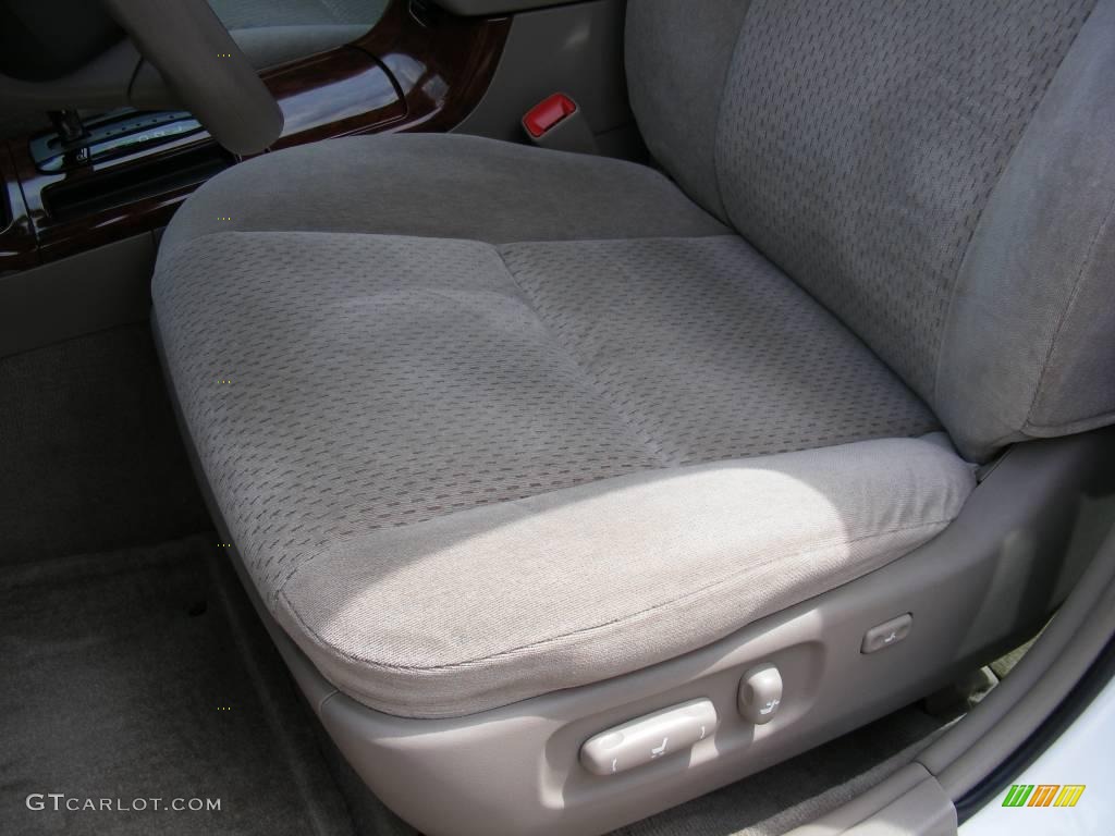 2004 Camry XLE - Super White / Taupe photo #10