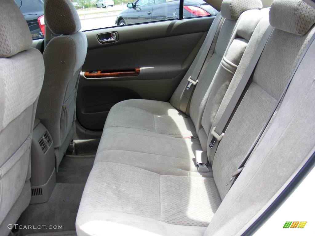 2004 Camry XLE - Super White / Taupe photo #11