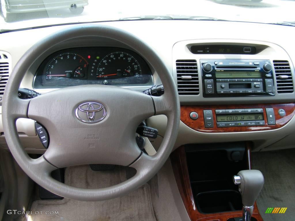 2004 Camry XLE - Super White / Taupe photo #14