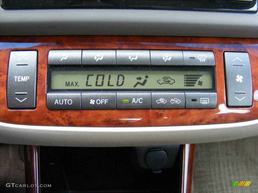 2004 Camry XLE - Super White / Taupe photo #20