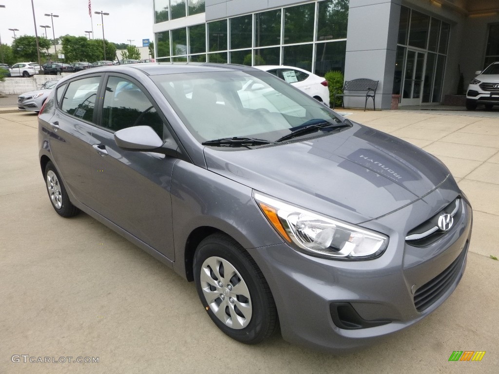 2017 Accent SE Hatchback - Triathlon Gray / Black photo #3