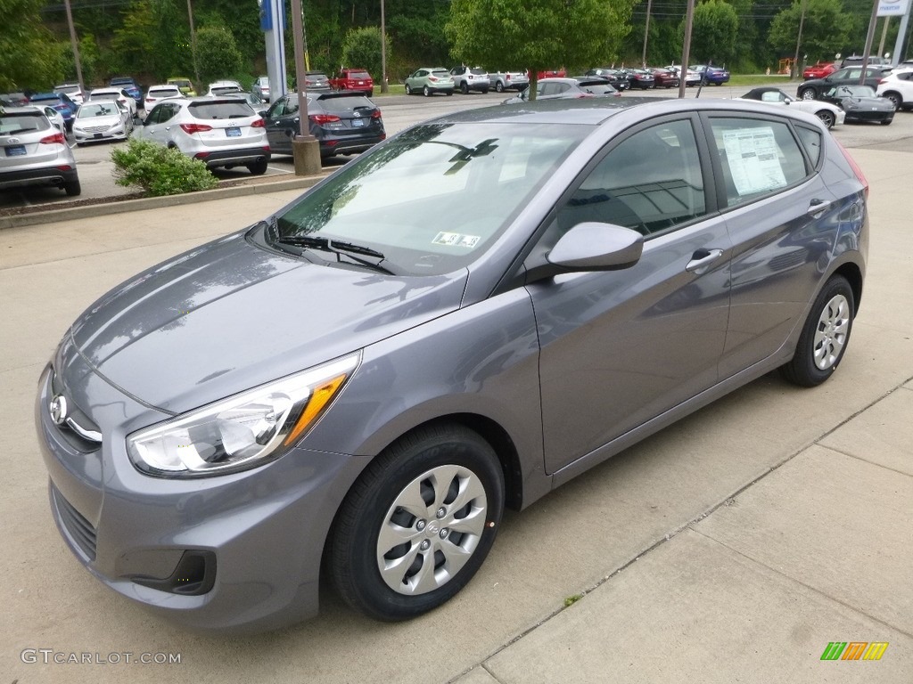 2017 Accent SE Hatchback - Triathlon Gray / Black photo #5