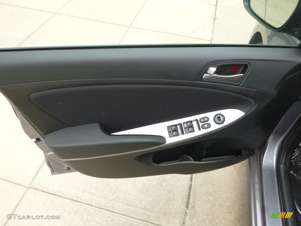 2017 Accent SE Hatchback - Triathlon Gray / Black photo #10