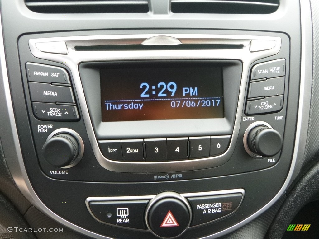 2017 Accent SE Hatchback - Triathlon Gray / Black photo #13