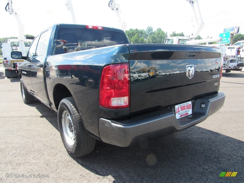 2011 Ram 1500 SLT Crew Cab 4x4 - Hunter Green Pearl / Dark Slate Gray/Medium Graystone photo #3